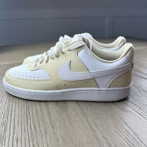 Nike Court Vision Low Sneaker. New. Size 8.5